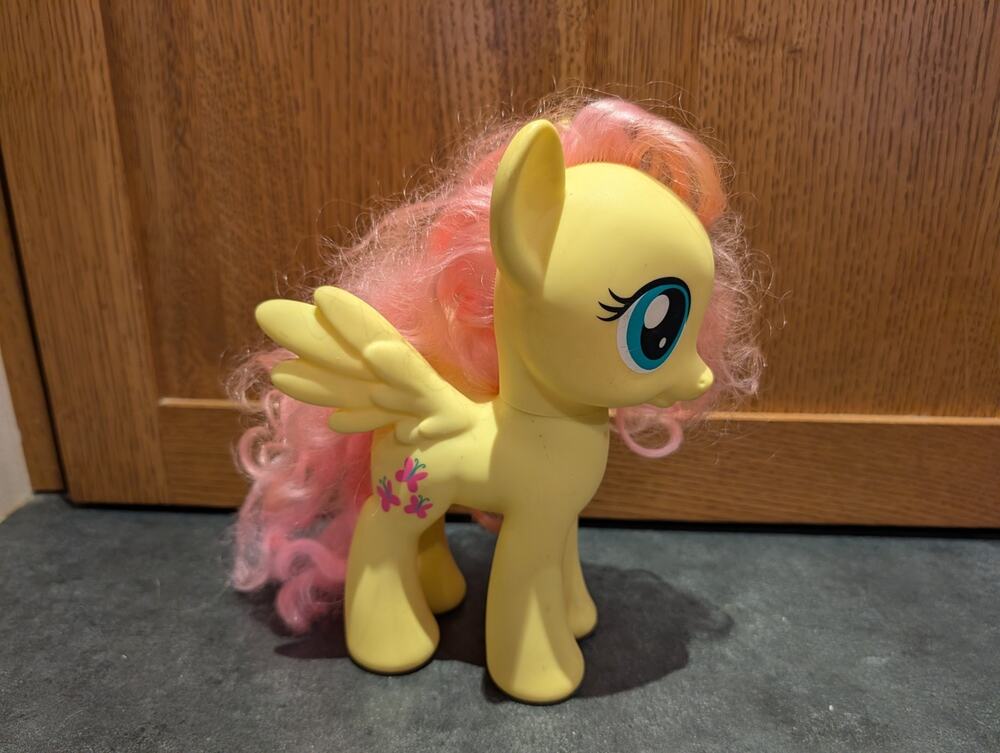 My Little Pony G4 Fluttershy Friendship is Magic Brushable